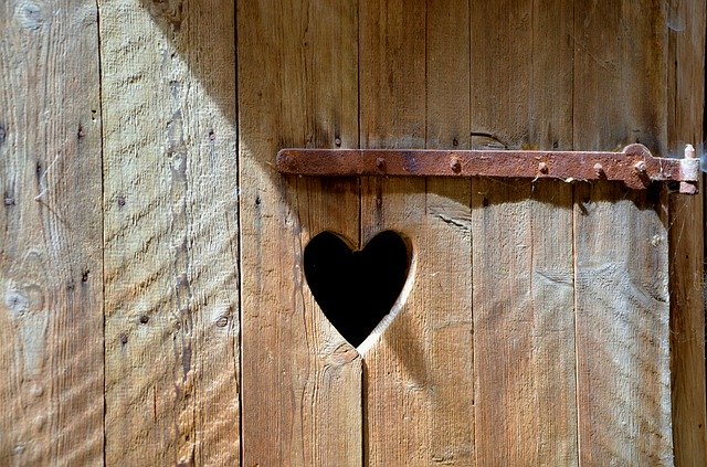outside bathroom love
