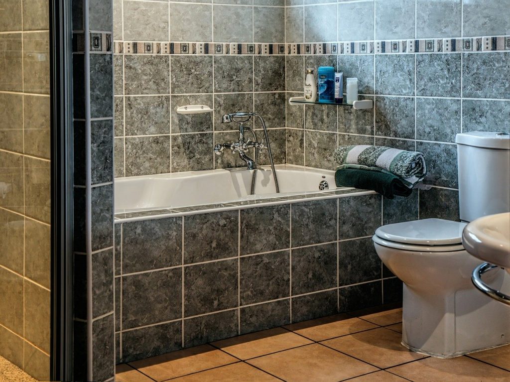 Homes - Bathroom Bath Tub Toilet Bathtub